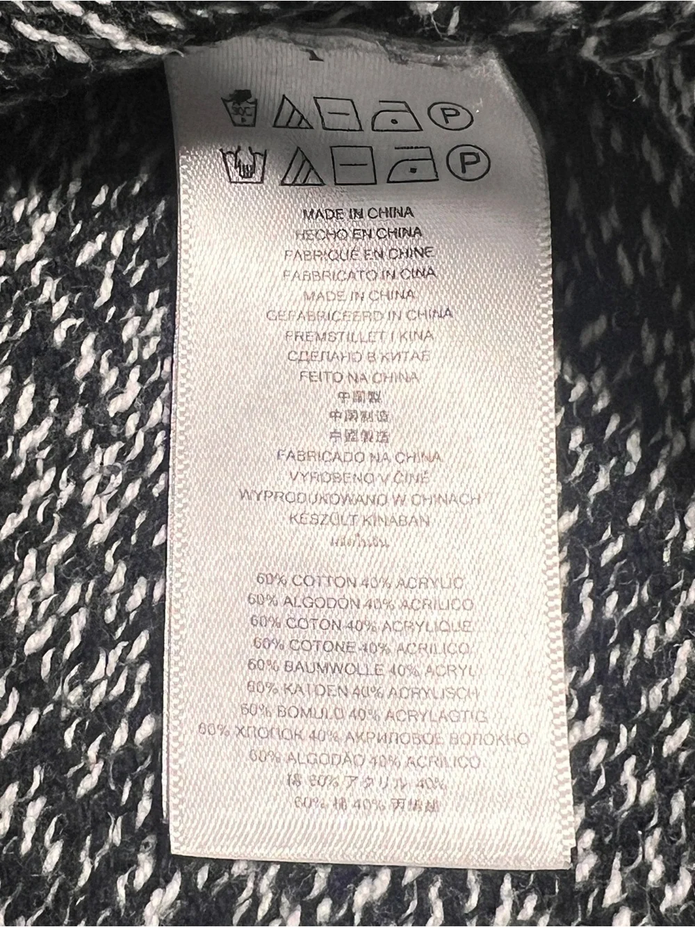 Michael Kors Black and White V-Neck Zipper Shoulder Sweater, Size Medium